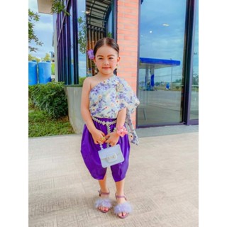 ชุดไทยสไบลายดอกผ้านิ่มใส่สบาย ราคาไม่รวมเครื่องประดับ