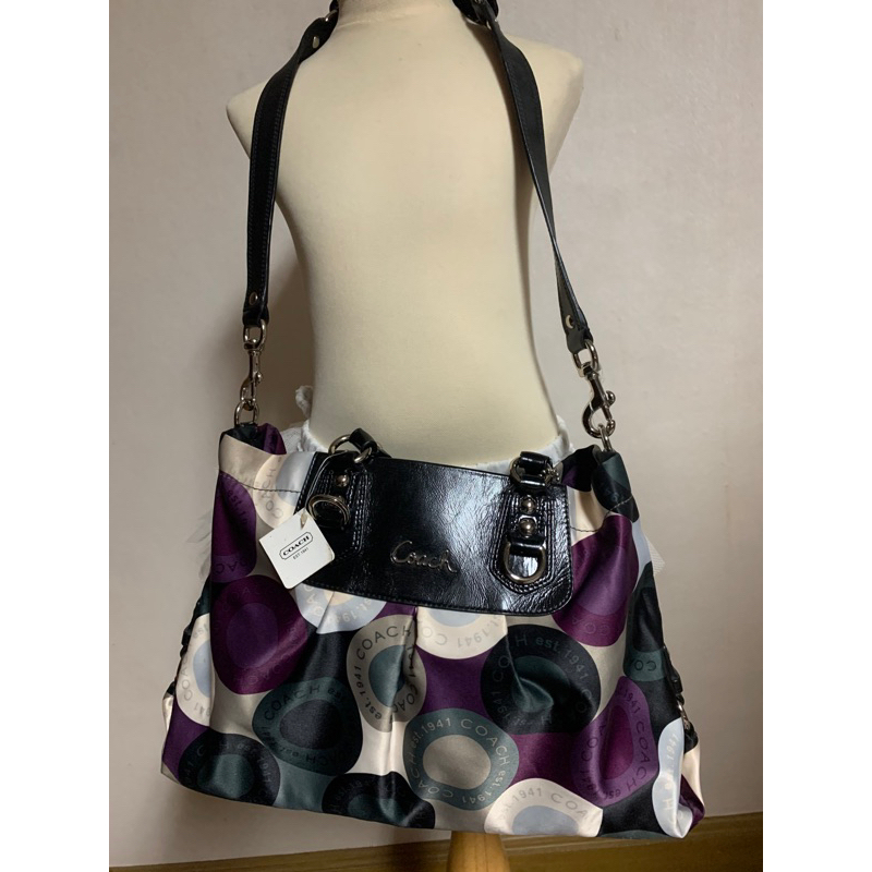 กระเป๋าผ้า Coach used like new มือสอง