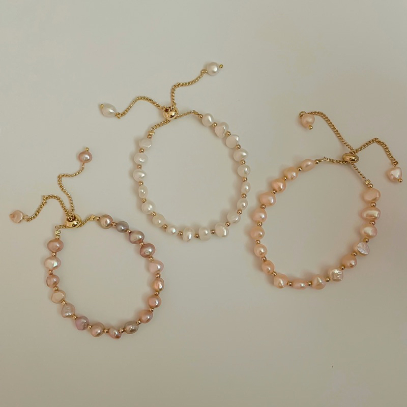 Shellandgold- ข้อมือมุกธรรมชาติ อะไหล่ทอง ปรับแบบรูด มีให้เลือก 3 สี