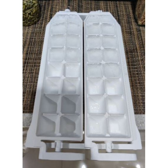 ที่ทำน้ำแข็ง ถาดทำน้ำแข็ง Sharp รุ่น SJ-D42N/P43G/P43T/P44G/P46S/P65S/D46N/D57N/X58GP/P66N/P70M ของแ