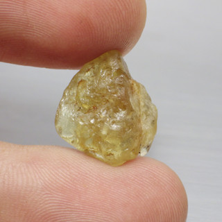 พลอย ก้อน ดิบ ตาแมว คริโซเบริล ไพฑูรย์ แท้ ธรรมชาติ ( Unheated Natural Chrysoberyl ) หนัก 10.20 กะรัต