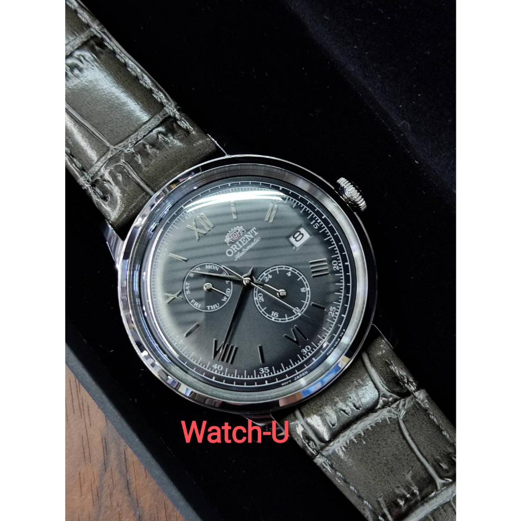 รุ่นใหม่ นาฬิกาข้อมือผู้ชาย Orient BAMBINO Automatic vintage Watch รุ่น RA-AK0704N