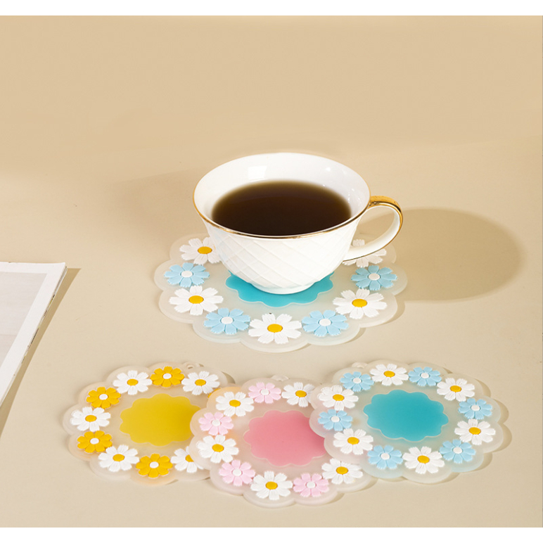 ( พร้อมส่ง)ที่รองแก้ว แผ่นรองแก้ว ซิลิโคน ลายดอกไม้ ขนาด9.8*9.8ซม. สีสวย ส่งไว