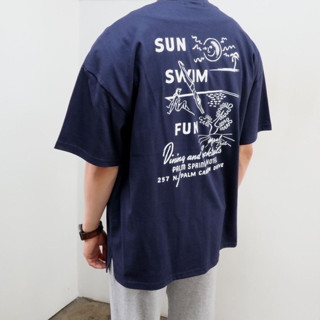 Oversized เสื้อยืดโอเวอร์ไซส์ลายSUN SWIM FUN