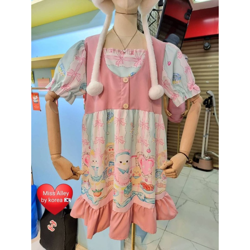 เดรสสไตล์เกาหลีเเขนตุ๊กตา ลายการ์ตูน ทรงเอี้ยมชมพู💗ป้าย miss alley