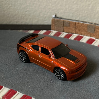 มือ 2 รถเหล็ก รถฮอทวีล 1:64 dodge charger srt8