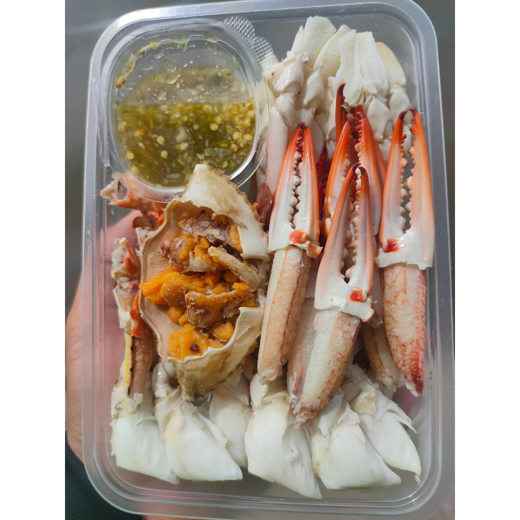 เนื้อปูม้าแกะพร้อมรับประทานขนาด 250 กรัม แถมน้ำจิ้มรสเด็ด เหมาะสำหรับคนที่สอบทานปูแต่ไม่ชอบแกะครับ