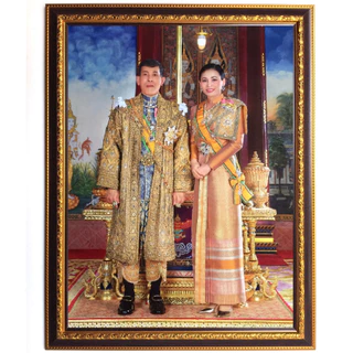 กรอบรูปกระจกพร้อมรูปรัชกาลที่ 10 บูชา ขนาด18*23 นิ้ว งานขึ้นบ้านใหม่. งานเกษียณหน้าที่การงาน มั่ง มี ศรี สุขห