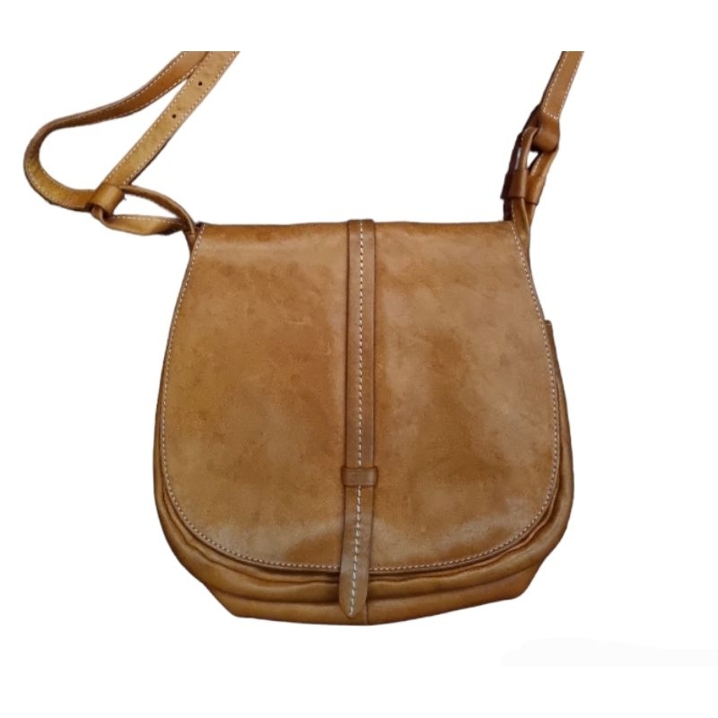 กระเป๋าสะพายข้างหนังแท้Dakota