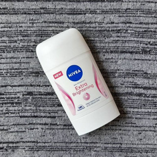 นีเวีย สติ๊ก เอ็กซ์ตร้า ไบรท์เทนนิ่ง Nivea Stick Extra Brightening 50ml.