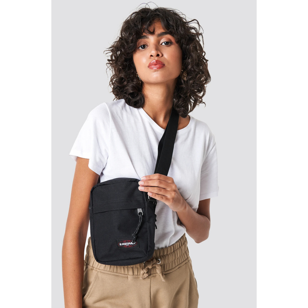 Eastpak THE ONE DOUBLED Shoulder Bag I กระเป๋าสะพายข้าง กระเป๋าสะพายไหล่ กระเป๋าสะพายพาดลำตัว (EK0A5B83)