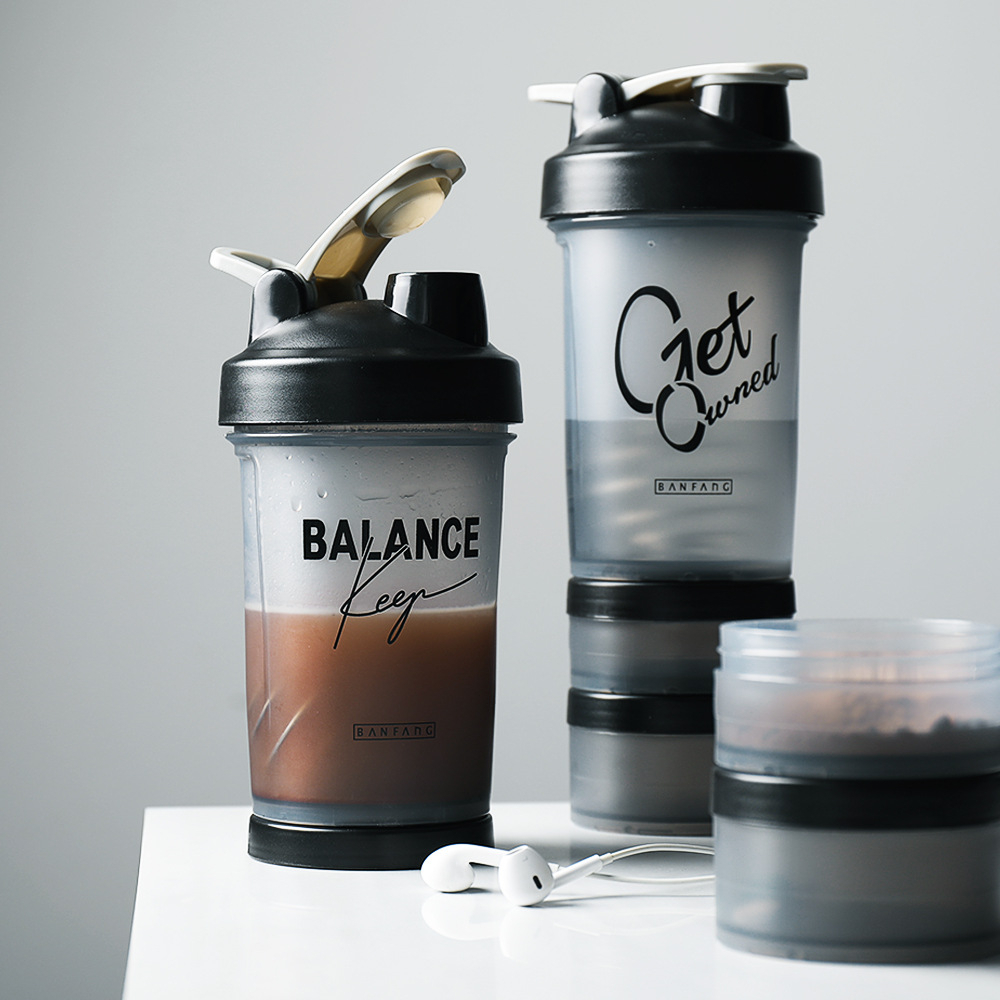 500ML ถังฟิตเนสขนาดใหญ่ป้องกันการรั่วซึมพกพาสะดวกสามารถพับกระติกน้ำออกกำลังกายได้ Shaker Bottle
