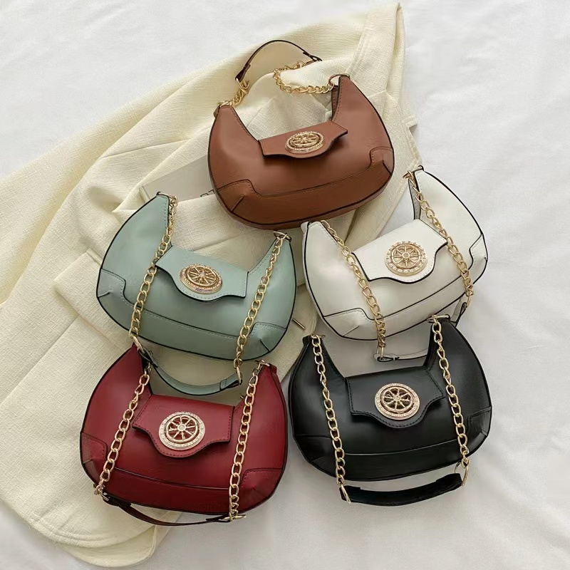 มาแล้วพร้อมส่ง กระเป๋าสะพายไหล่สายโช่ มีถึ5สีให้เลือก สวยๆใส่ไปเที่ยว