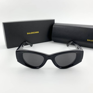 BALENCIAGA BB0243S - 001 BLACK SUNGLASSES แว่นตากันแดดแบรนด์บาลองเซียก้า ทรงแคทอาย สีดำ