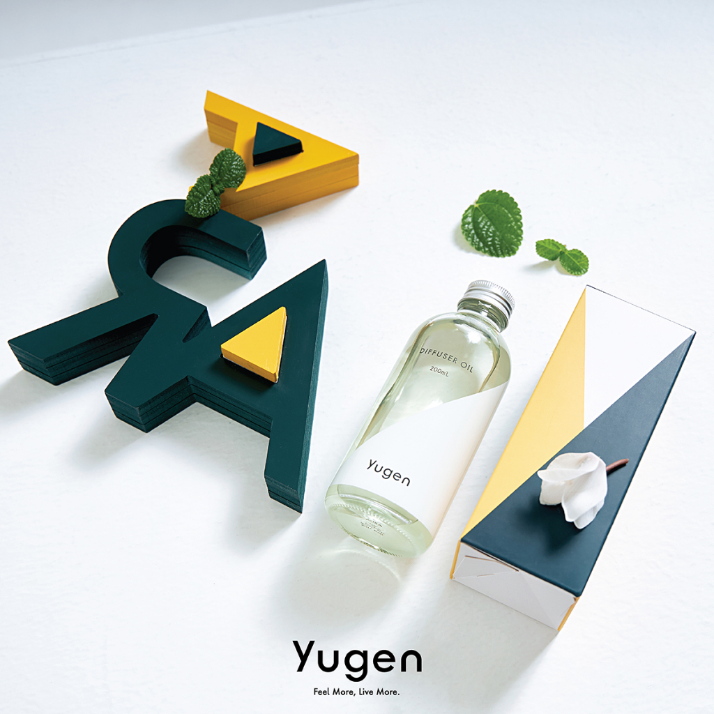 Yugen ผลิตภัณฑ์กระจายกลิ่นหอมแบบรีฟิล กลิ่นออร่า (Yugen - Diffuser oil 200 ml / Scent : Aura)