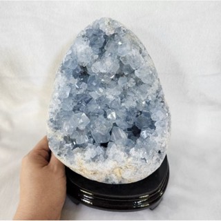 โพรงหินเซเลสไทต์ ผลึกหินเซเลสไทต์(Celestite)หรือหินเซเลสไทน์ สูง 23 ซม.กว้าง 14.5ซม.หนา 12 ซม.น้ำหนัก 4.7 kg.