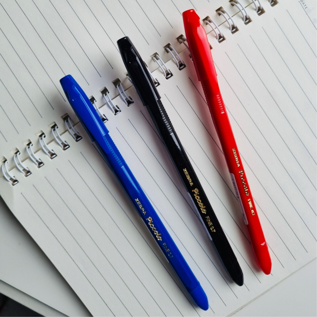 ZEBRA ปากกาลูกลื่น Piccolo ราคาประหยัด เขียนซุปเปอร์ลื่น ขนาด 0.7 มม.
