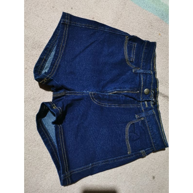 กางเกงยีนส์ขาสั้น Oops