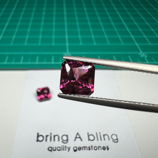 โกเมน สีม่วงแดง คู่ 4.35ct โรโดไลท์กาเน็ต(rhodolite, pyrope garnet) Top quality! สีสด ไฟดี สะอาดไร้ตำหนิ