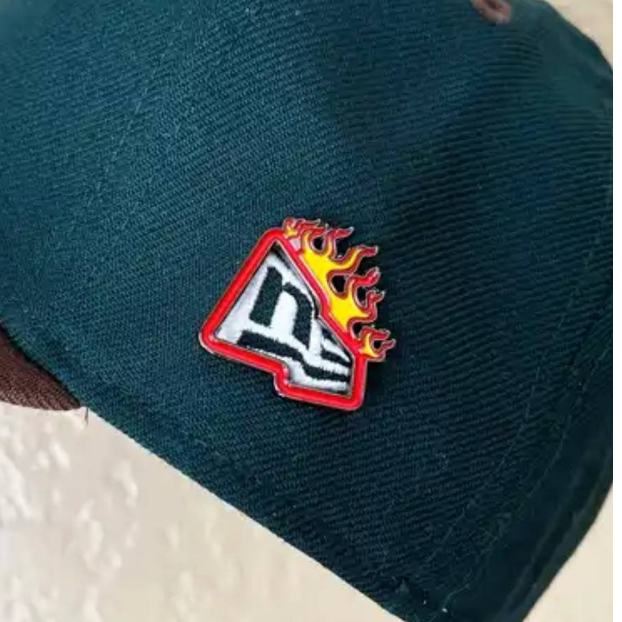 พินติดหมวก NEWERA โลโก้ NEWERA  เจ้าแรกในไทย