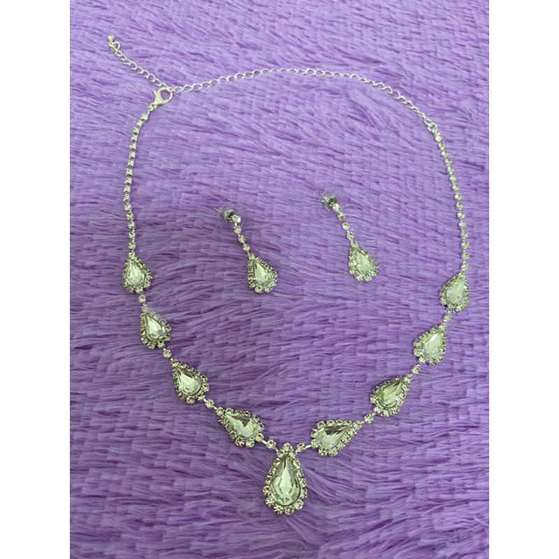 ชุดเครื่องประดับเพชรเทียม 2 ชิ้น ใน Set 2o สร้อยคอ+ต่างหู คริสตัล หยดนำ้ ตะขอก้ามปู