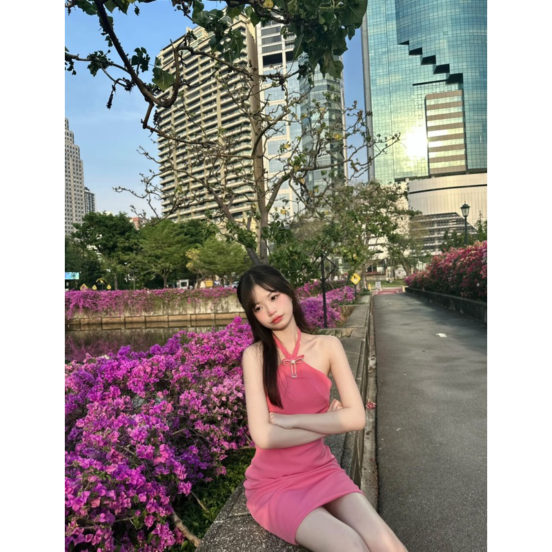Barbie - Pink ชุดเดรสคล้องคอ มีเข็มกรัดเพรชสวยมากค่ะ BB
