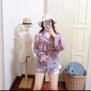 Sale‼️‼️เสื้อเชิตลายดอกแต่งระบายหน้า 2 ชั้น