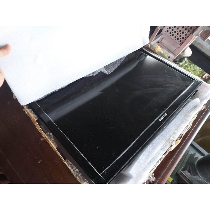 อะไหล่ Tv Samsung LED 24"รุ่น UA24H4003AR ก่อนจอแตกใช้ได้ปกติ มีรีโมทเหมาะสำหรับผู้ต้องการ  mainbord