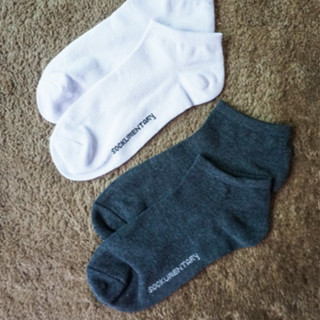 (ของอยู่ไทย) ถุงเท้าผ้าฝ้ายหุ้มข้อ SOCKUMENTARY สีล้วน (ขาว ดำ) คุณภาพดี สำหรับผู้ชาย