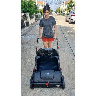 Sweaper Mower รถกวาดเก็บใบไม้ ไม่ใช้ไฟฟ้า-น้ำมัน ปลอดภัย เหมาะสำหรับพื้นที่สนามหญ้า หน้ากว้างในการเก็บ53Cm. ถุงเก็บ100L.