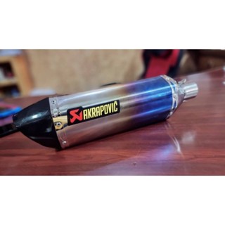 ท่อยาวใบใหญ่ akrapovic