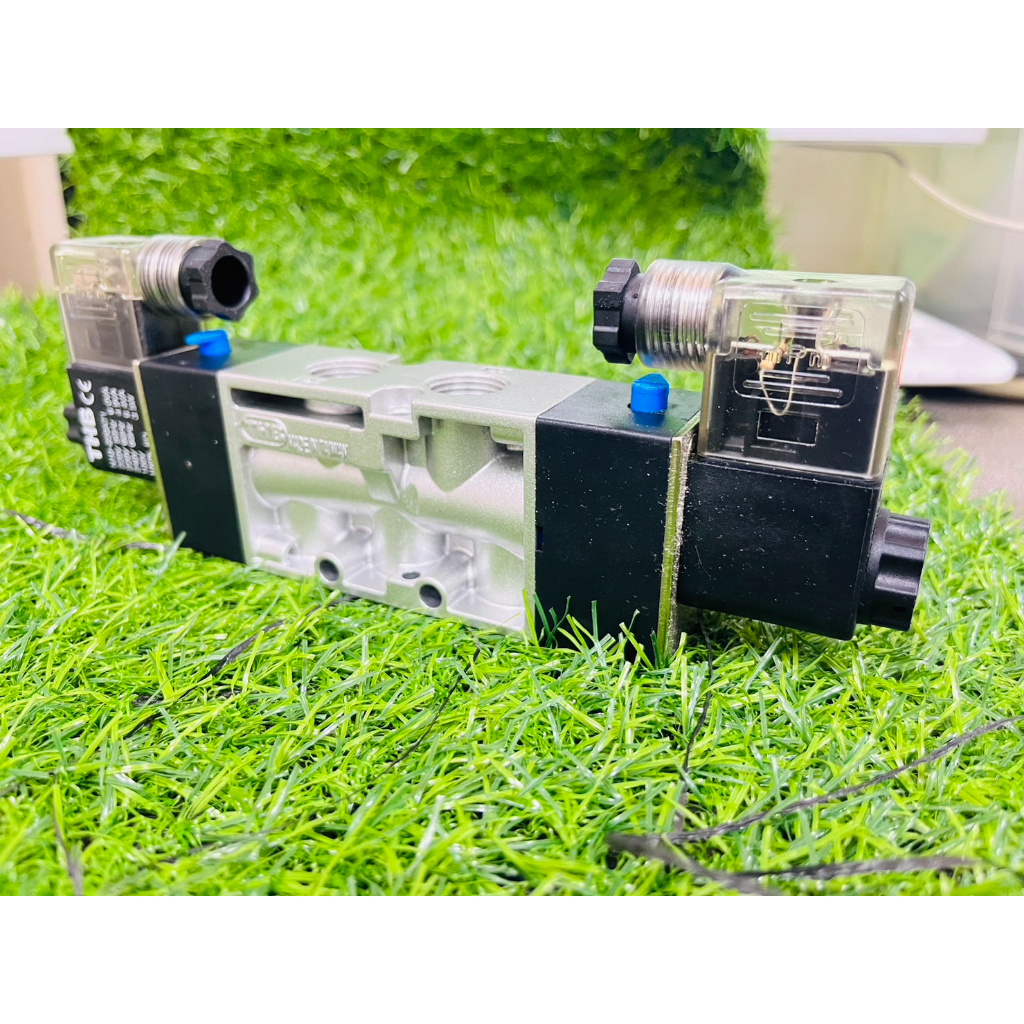 THBโซลินอยด์วาล์วคอยล์ 2 ข้าง (Solenoid Valve) 5/2 พอร์ต ขนาด 3/8" รุ่นNA303-E2