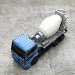 Tomica โมเดลรถเหล็กโทมิก้า  รถบรรทุก รถก่อสร้าง NISSAN DIESEL CEMENT MIX NO.73  S = 1/60