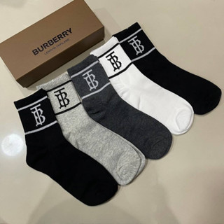 BURBERRY TB MONOGRAM LOGO PRINT COTTON SOCKS ถุงเท้าแบรนด์เบอเบอรี่ ข้อสูง ตัวหนังสือทีบี