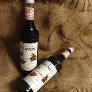 (KoffeeHouse) น้ำเชื่อม MONIN กลิ่น “Chocolate” ไซรัปโมนิน ไซรัปชอคโกแลต MONIN Chocolate Syrup บรรจุขวด 700 ml.