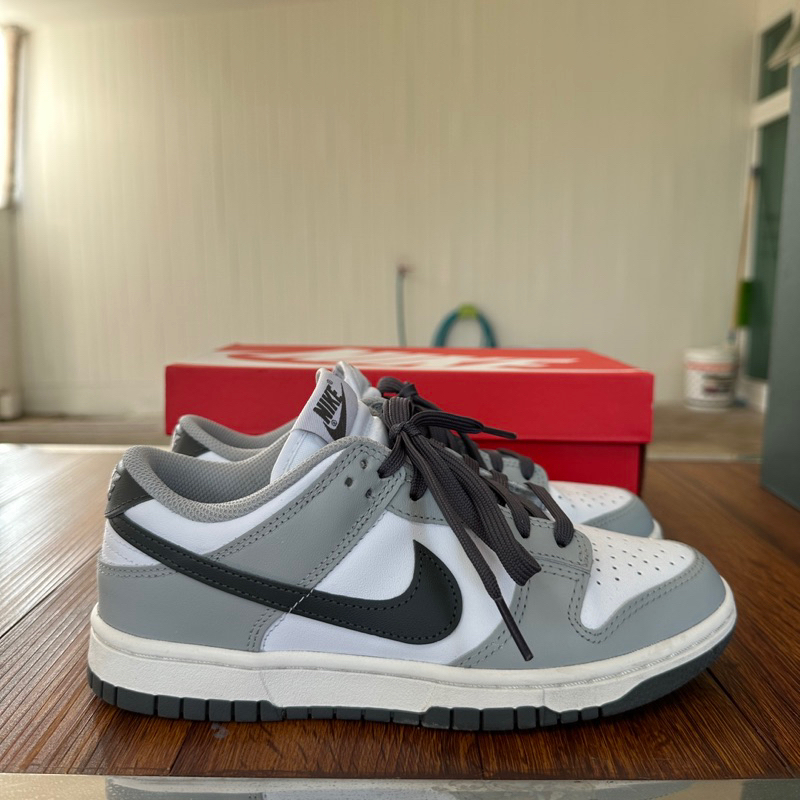 Nike Dunk Low Light Smoke Grey (มือสอง)
