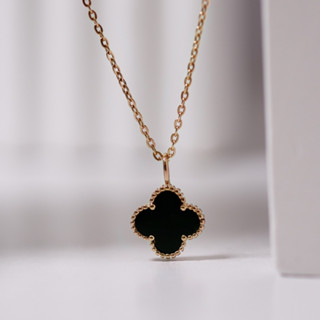 Grace Fine Jewelry จี้ทองแท้ 9K Clover Leaf Black Onyx (จี้อย่างเดียว)