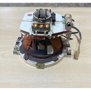 โย้ค โย้คทีวีจอแก้ว QPCX-T2102