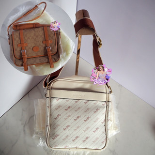 กระเป๋าสะพายข้างผู้ชาย ลายรถม้า โลโก้รถม้า สีโมโนแกรม ขนาด 9-11.5 นิ้ว