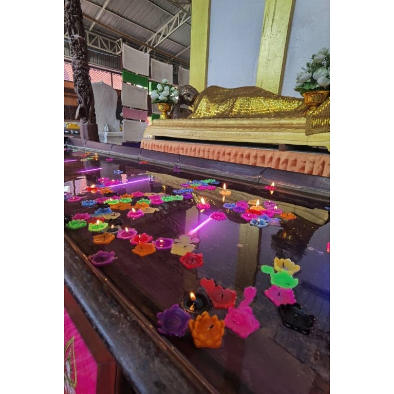 เทียนหอมดอกบัวลอยน้ำ รวมสีประจำวันเกิด  รวมชุด  1ชุด มี 7สี =7ดอก ขนาด5 cm เทียนจุดลอยน้ำได้ - รูปที่ 3
