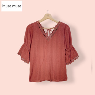 เสื้อ Muse muse ผ้าลูกไม้คอตต้อนอย่างดี (ไซด์ -  F   อก 36-38 ยาว 24 นิ้ว)  เสื้อทรงสวยน่ารักมาก ผ้าสวยมาก แต่งโบว์หลัง