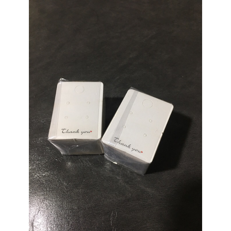 แป้น ต่างหู ตุ้มหู ขนา 3x4 ซม. 100 ก้อน มี 100 ใบ กระดาษขาว น่ารักดี จ้า