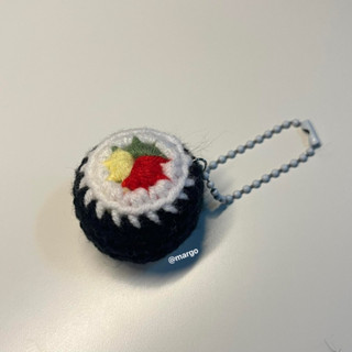 Sushi roll crochet keychain 🍣🍙 พวงกุญแจซูชิโรลไหมพรม พร้อมส่ง💟