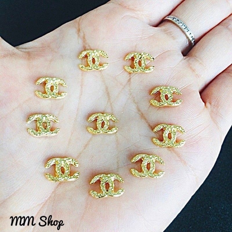 อะไหล่แบรนด์CC 10 ชิ้น (ขนาดกลาง) อะไหล่หลุยส์ อะไหล่ติดเล็บ ((พร้อมส่ง))