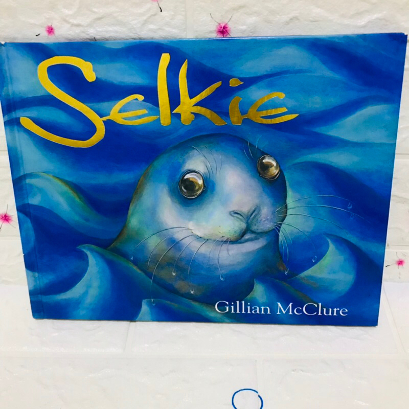 Selkie by Gillian McClure ปกแข็ง-cc1
