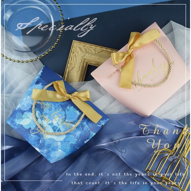 ถุงของขวัญ Series47 ส่งจากไทย  ขนาด 20*16*8.5 cm มีกล่อง เชือกหูหิ้ว และริบบิ้นตามรูป