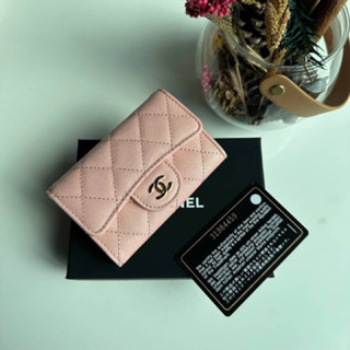 CHANEL CARD MINI WALLET  CAVEAR         เป็นกระเป๋าใส่การ์ดหรือใส่แบงค์รุ่นใหม่ที่สามารถใส่การ์ดได้เยอะ