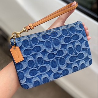 👛กระเป๋าคล้องมือซิป 1 ซิป สียีนส์ ใส่โทรศัพท์ได้ทุกรุ่นCoach Small Wristlet In Colorblock Signature Canvas งานช็อป