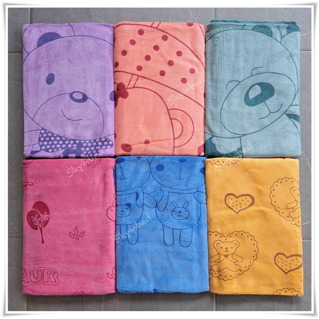 ผ้าเช็ดตัวนาโน ขนาด 70x140cm (300g)ผ้าขนหนูนาโน ผ้าขนหนูสีพื้นปั้มลาย เนื้อเนียน ซับน้ำดี พร้อมส่ง