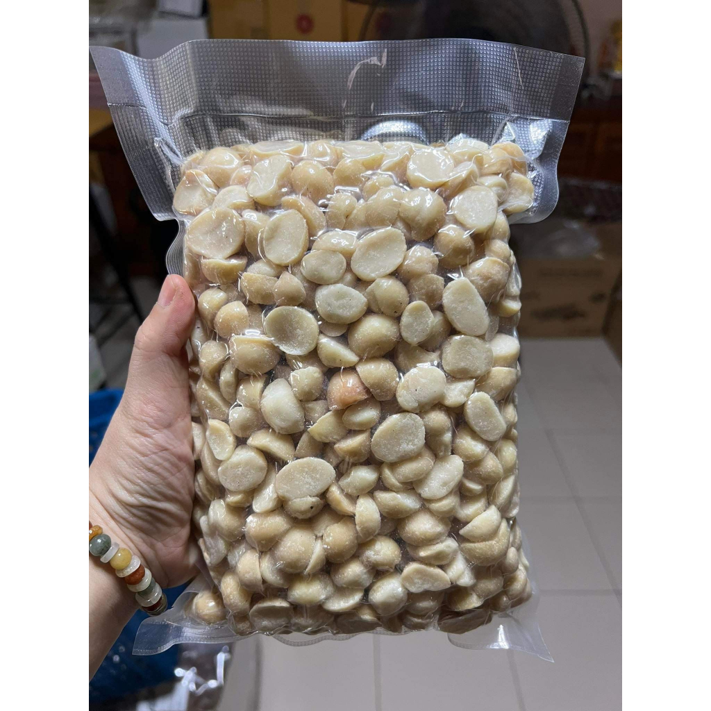 แมคคาเดเมียซีกจัมโบ้อบเกลือ สูตรใหม่ สวนใหม่ เค็มน้อย พร้อมทาน 500g